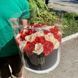 Похоронний букет із атласних стрічок у коробці (30 троянд) в циліндрі , червоно-молочний колір. 2833887738 фото 1
